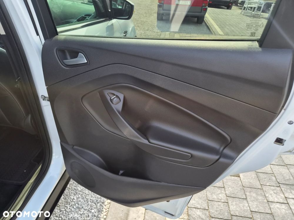 Ford Kuga - 21