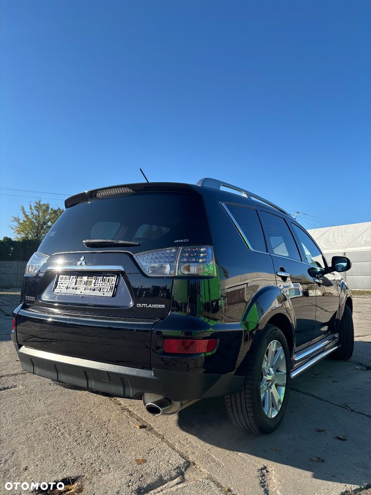 Mitsubishi Outlander 2.4 Intense + - 3