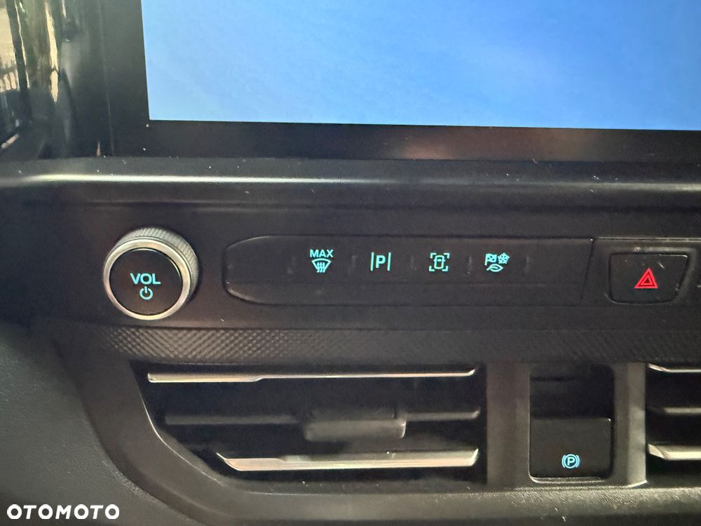Ford Transit Custom 320 L2H1 Limited 2.0 150KM - 30