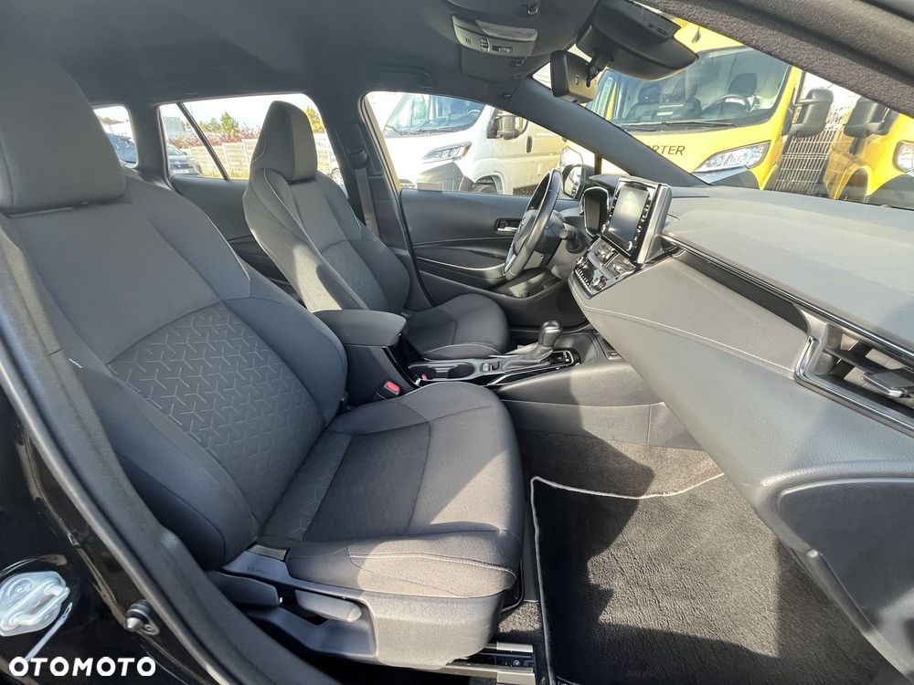 Toyota Corolla 1.8 Hybrid Comfort - 28