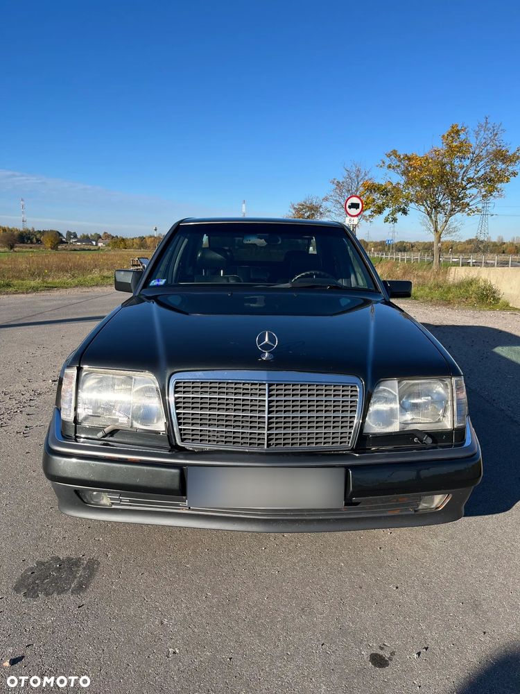 Mercedes-Benz E-Class 1993 photo 2