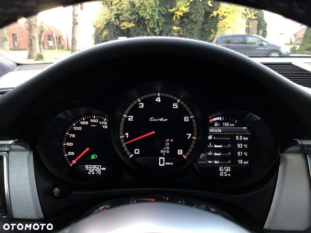 Porsche Macan - 18