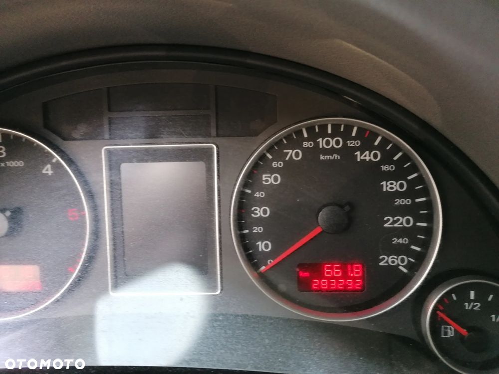 Audi A4 ver-avant-2-5-tdi-multitronic - 15