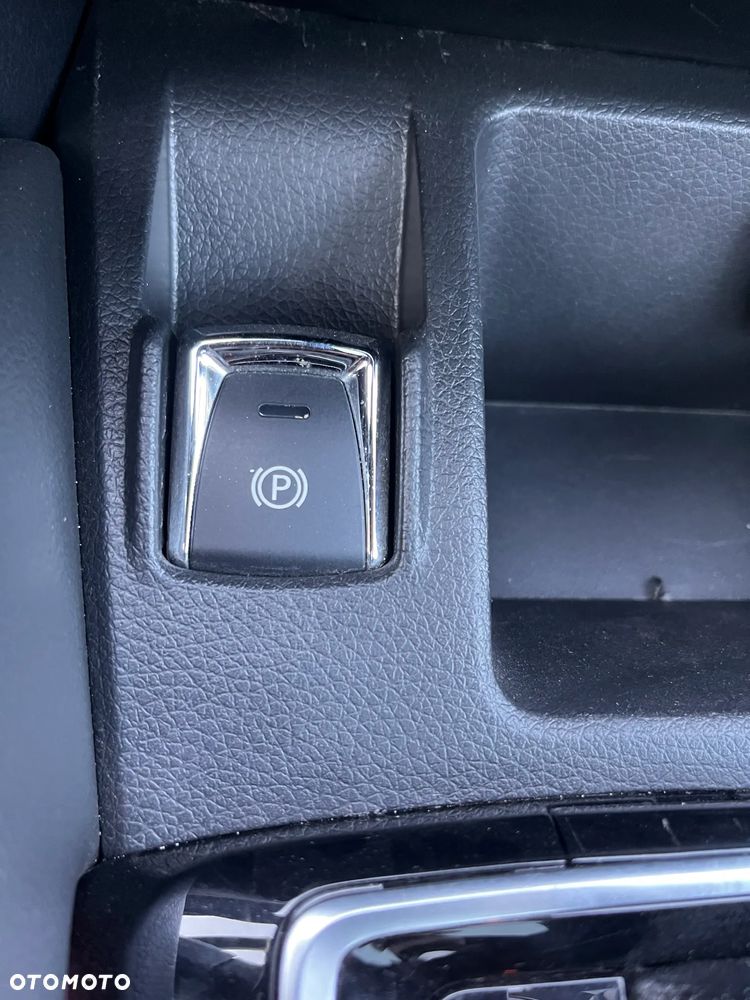 Nissan Qashqai 1.6 dCi Xtronic TEKNA+ - 30