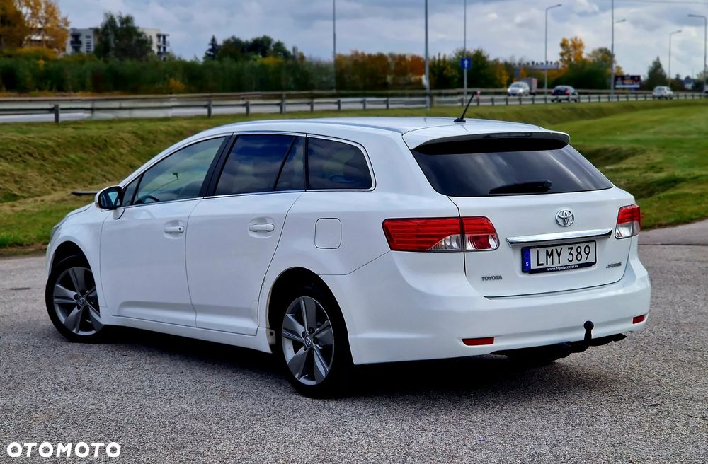 Toyota Avensis - 2