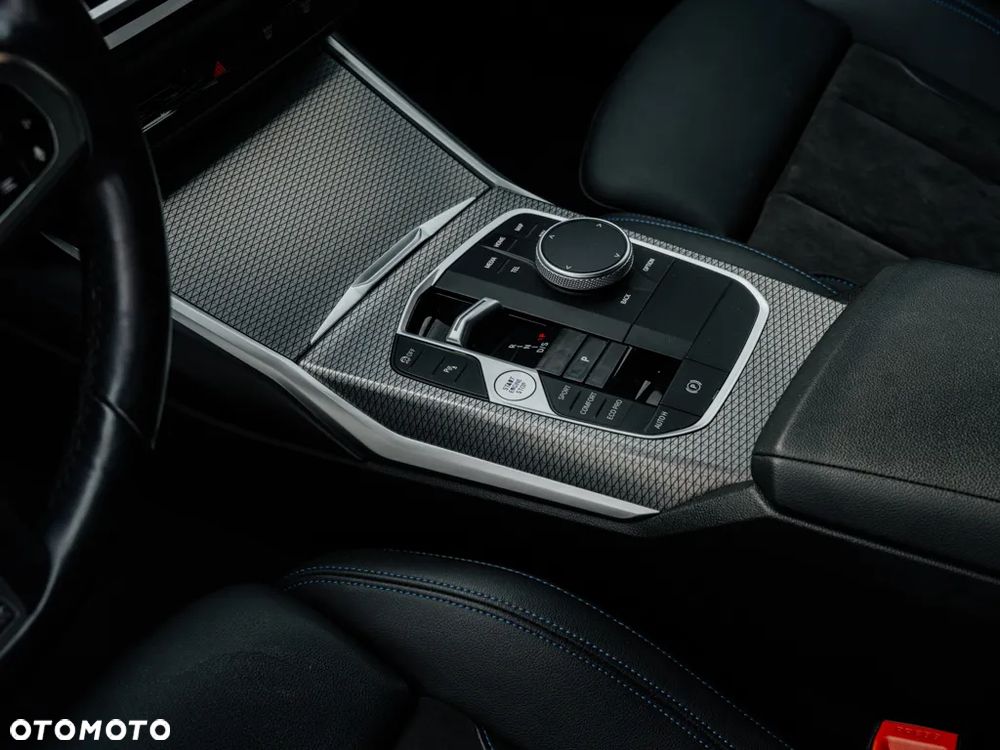 BMW Seria 3 320d xDrive M Sport - 10