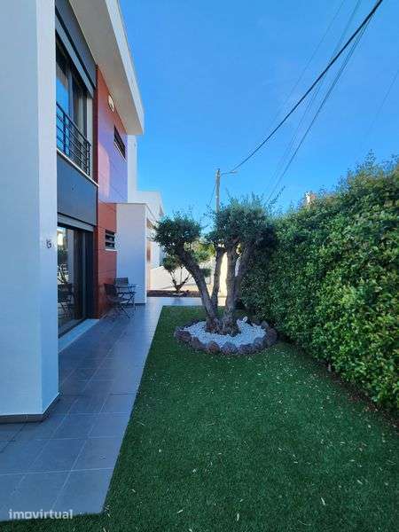 Moradia T4 isolada | Charneca da Caparica - Grande imagem: 4/12