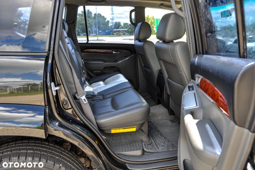 Toyota Land Cruiser - 13
