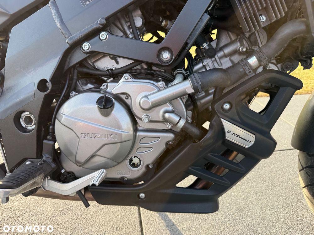 Suzuki V-STROM - 12