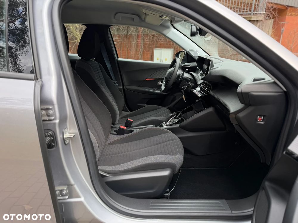 Peugeot 2008 PureTech 130 EAT8 Active - 29