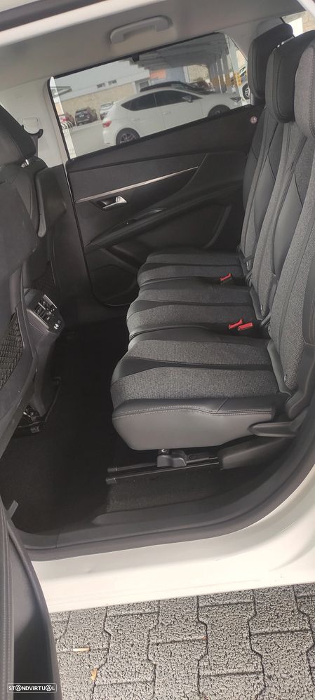 Peugeot 5008 BlueHDI 130 EAT8 Allure - 9