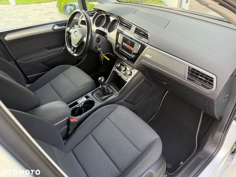 Volkswagen Touran 1.6 TDI BMT Comfortline - 11
