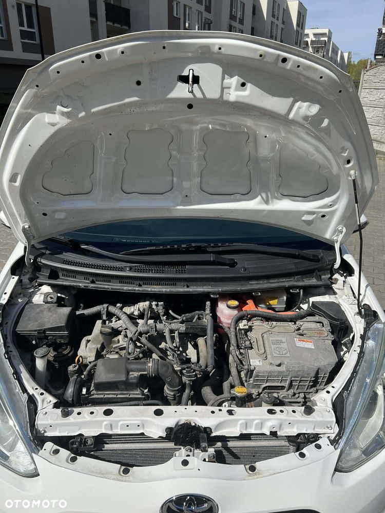 Toyota Prius - 3
