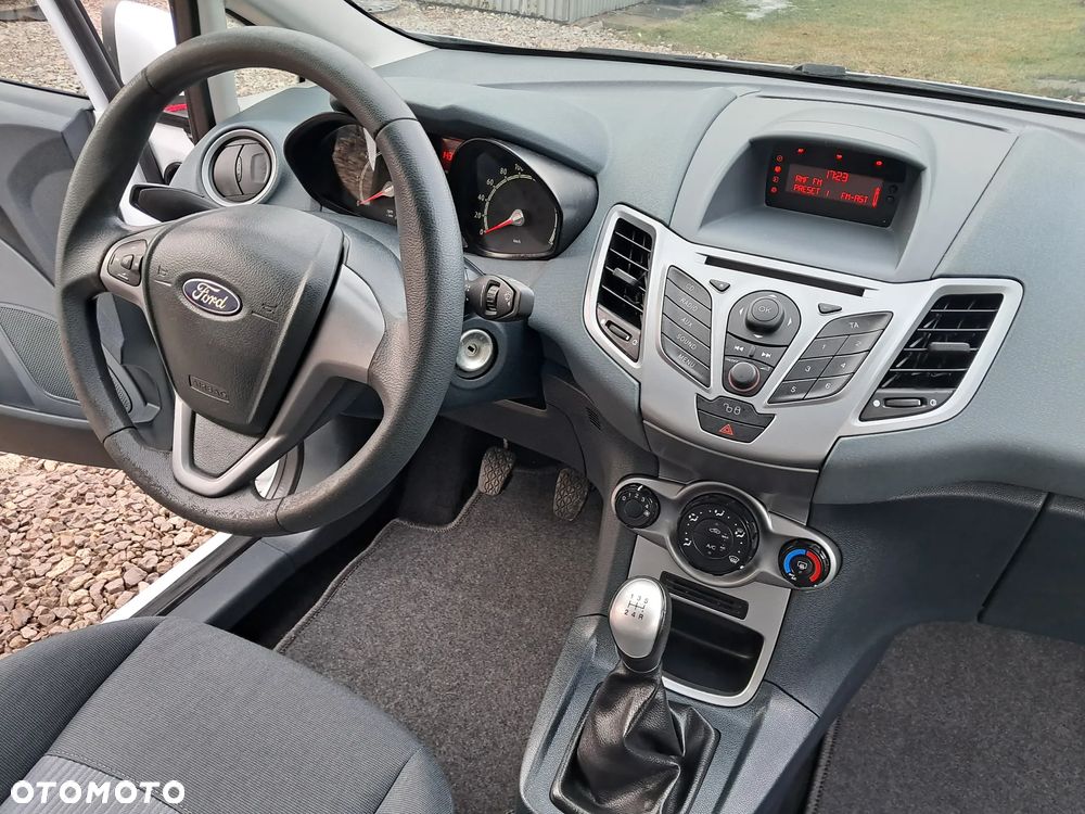 Ford Fiesta - 8