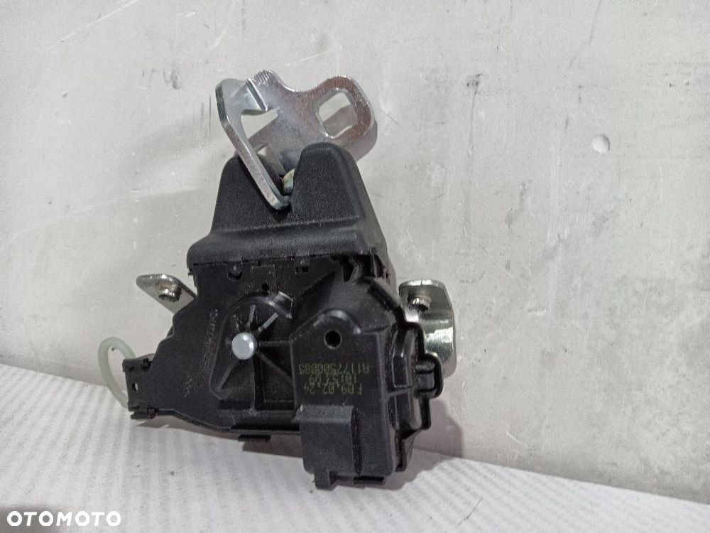 ZAMEK KLAPY BAGAŻNIKA MERCEDES W177 A1177500085 - 4