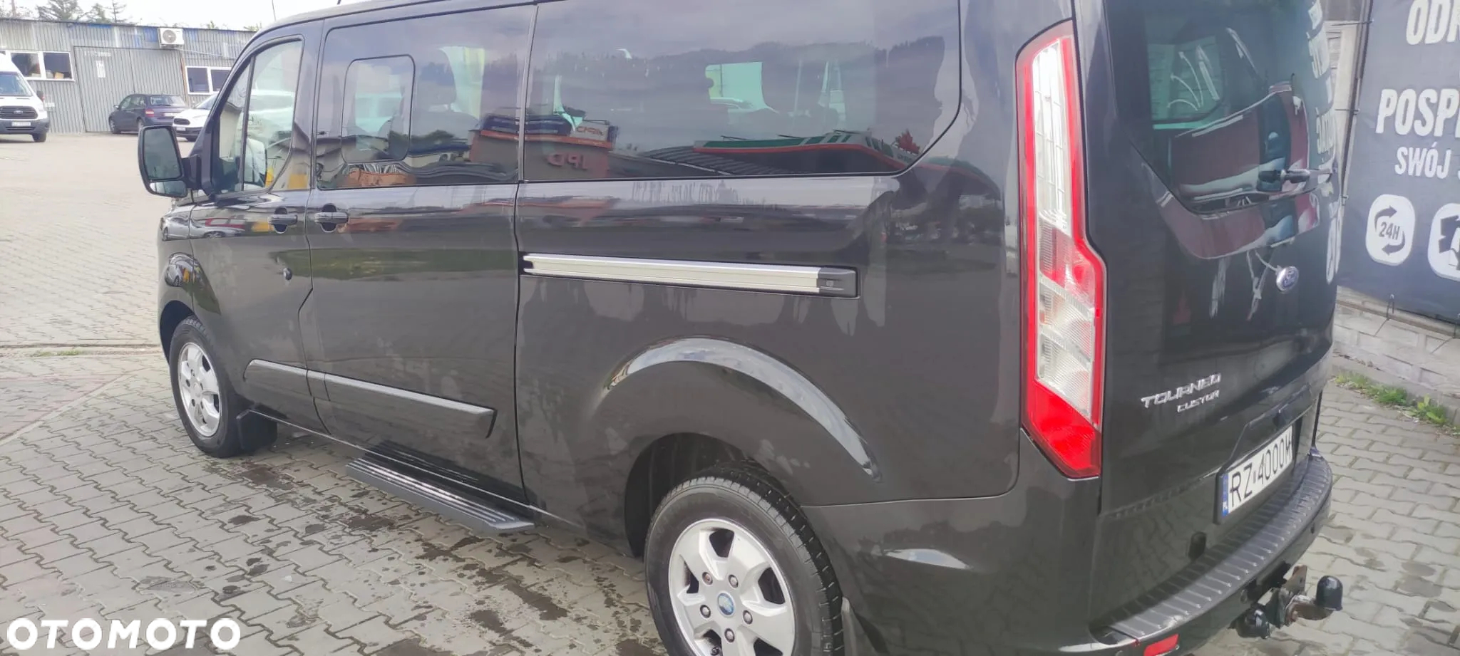 Ford Tourneo Custom - 4
