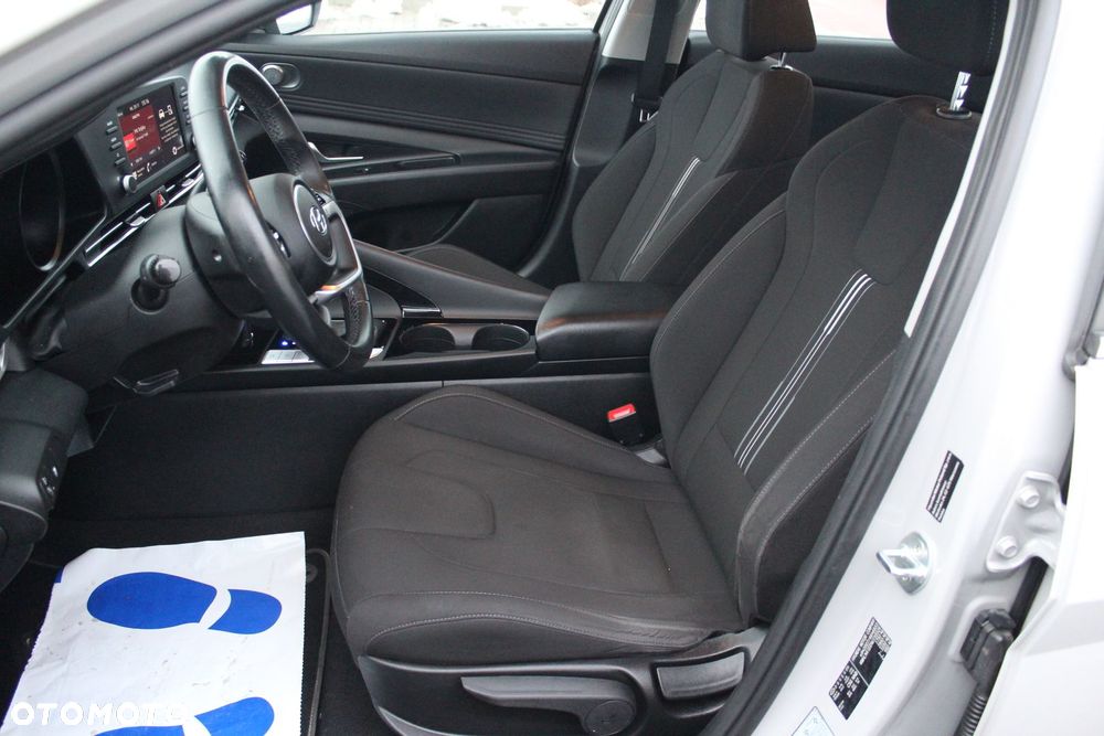 Hyundai Elantra 1.6 Smart CVT - 10