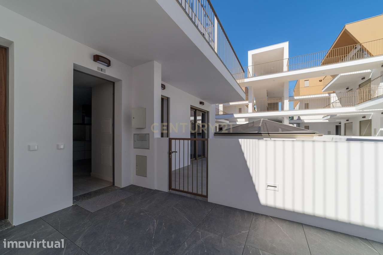 Descubra o seu refúgio no Algarve – T2 em Cabanas de Tavira a 200 da R - Grande imagem: 4/30