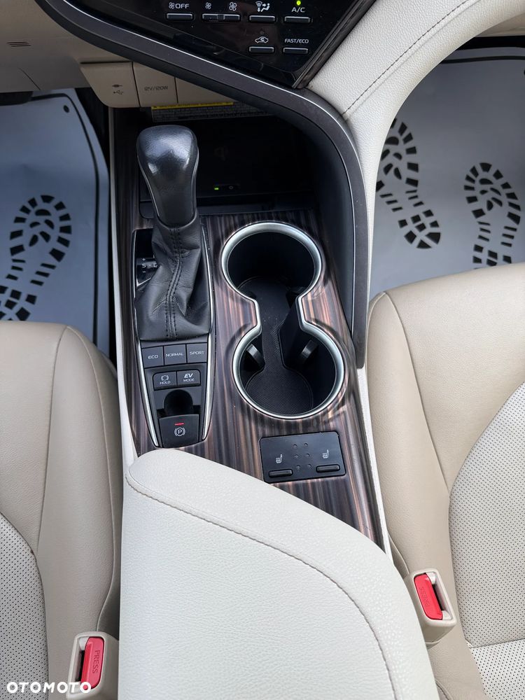 Toyota Camry 2.5 Hybrid Executive CVT - 9
