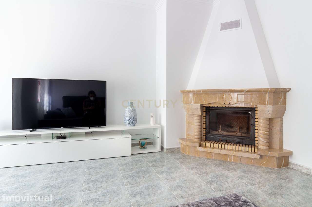 Apartamento T3 - (Visitas suspensas Temporariamente). nova Moita - Boa - Grande imagem: 2/25