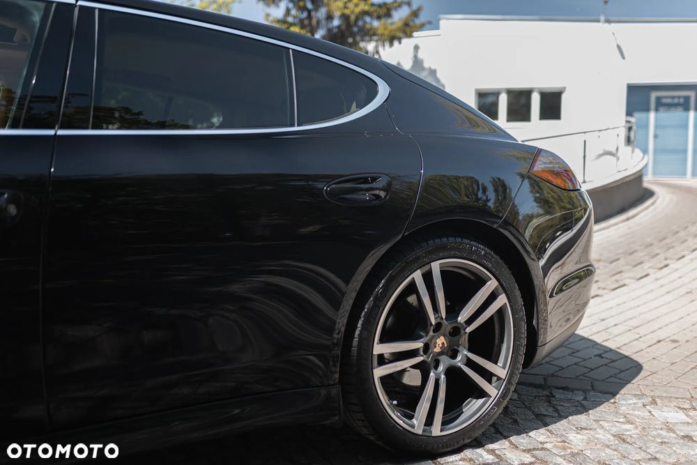 Porsche Panamera 4S PDK - 5