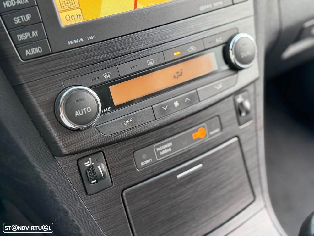Toyota Avensis - 8