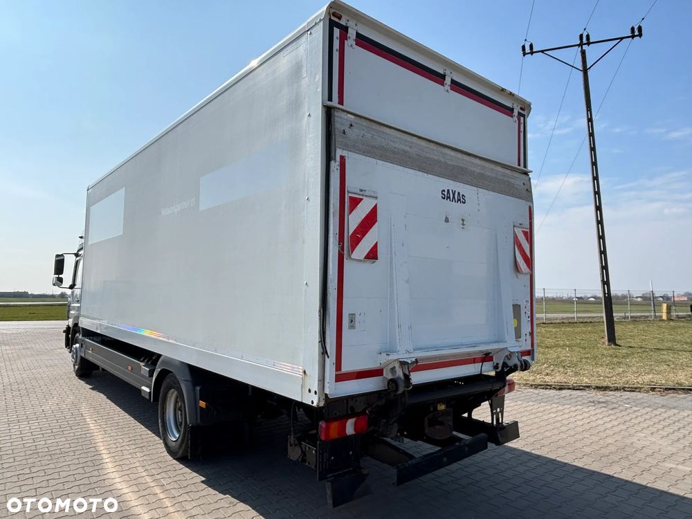 Mercedes-Benz ATEGO 1227 kontener z windą ,  kabina sypialna , webasto, klimatyzacja, niski przebieg , bezwypadkowy. (nie 1224, 1230) - 9