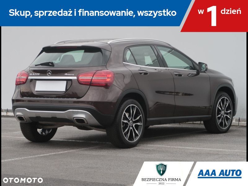 Mercedes-Benz GLA - 6