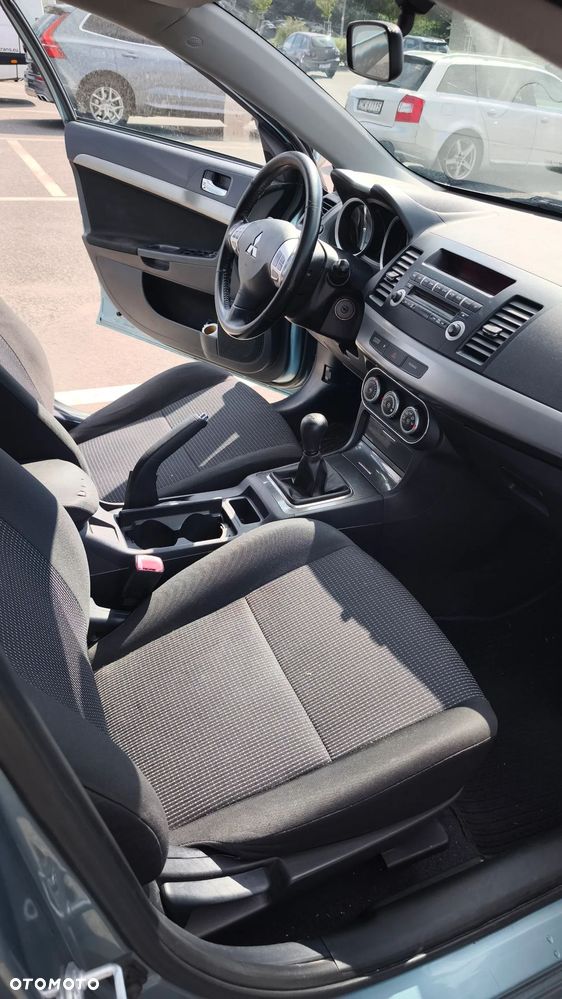 Mitsubishi Lancer 1.8 Invite - 12