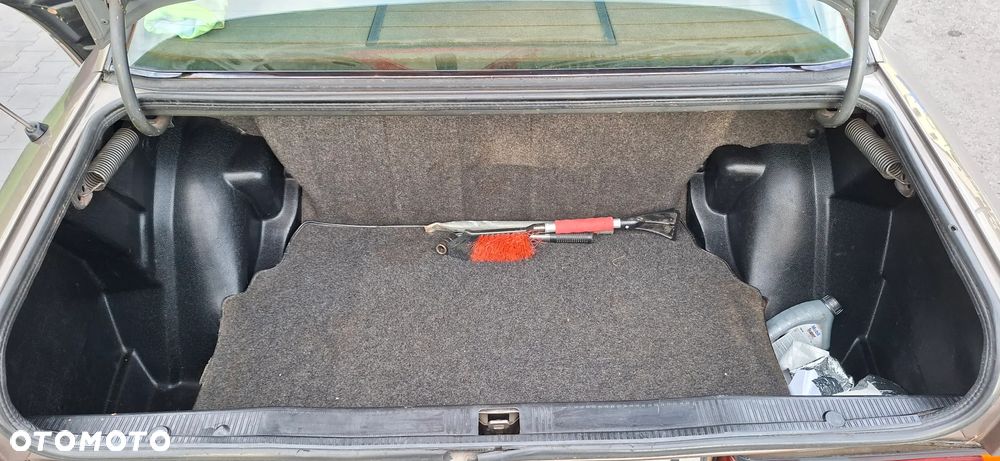 Mercedes-Benz W201 (190) - 10