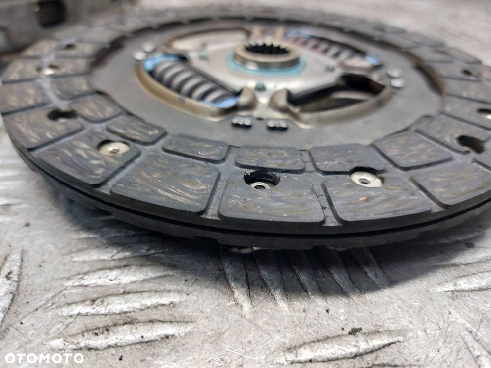 SPRZĘGŁO TARCZA + DOCISK + ŁOŻYSKO OPOROWE TOYOTA YARIS I 1.0 16V - 7