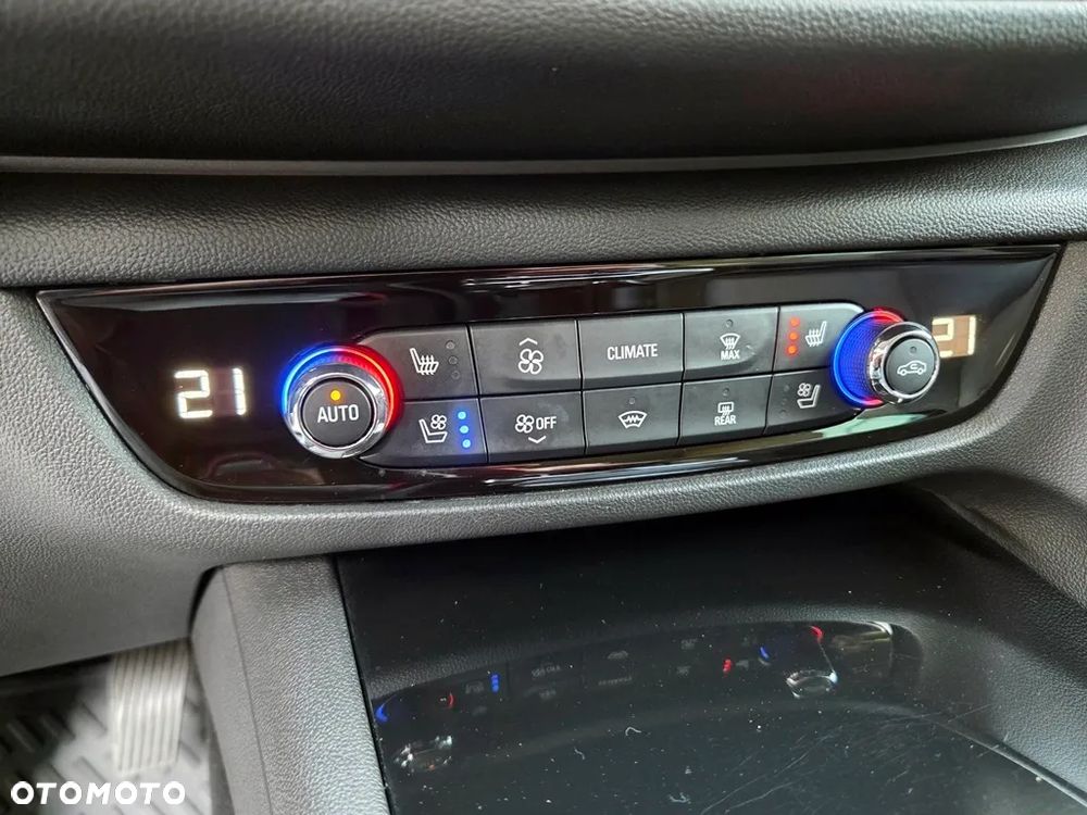Opel Insignia - 32
