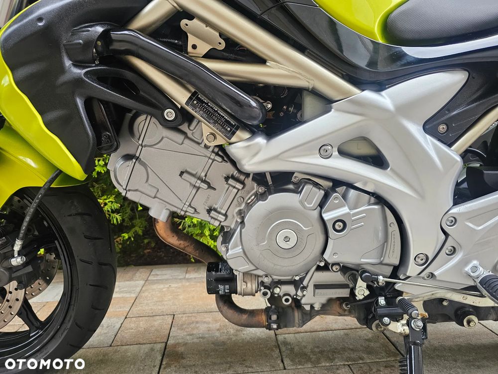 Suzuki Gladius - 17