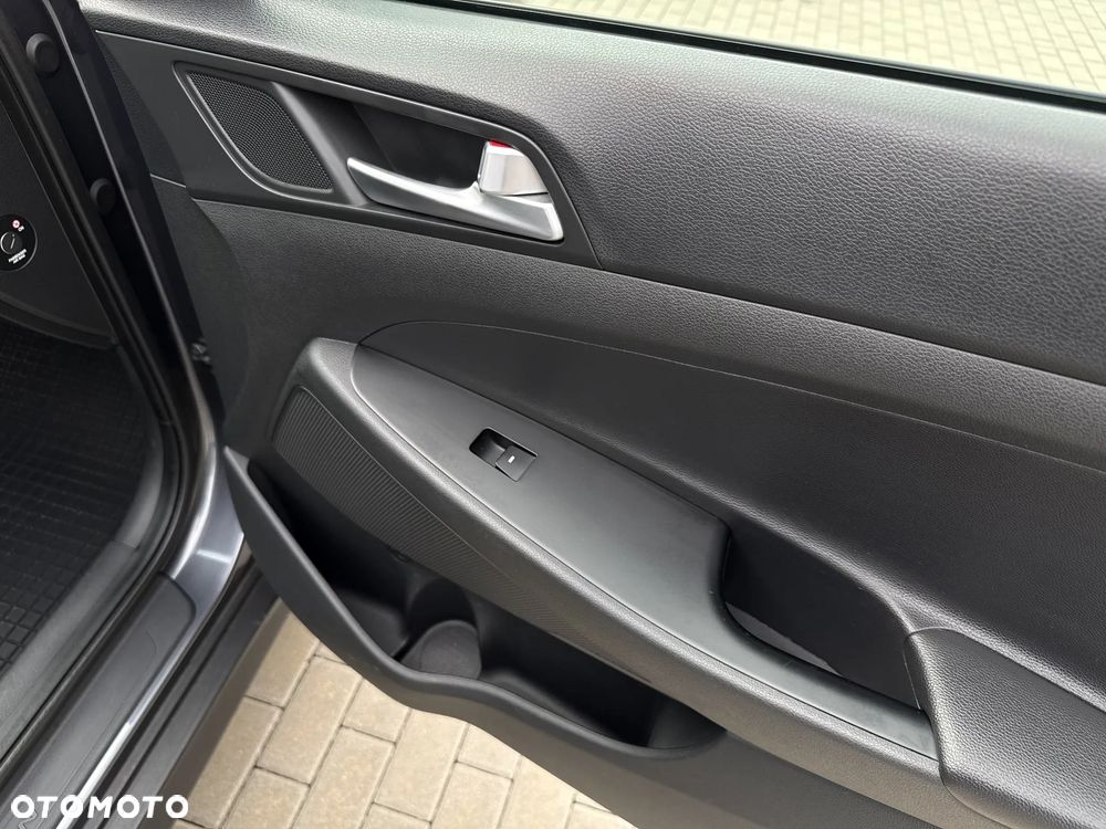 Hyundai Tucson 1.6 GDI BlueDrive Comfort 2WD - 21