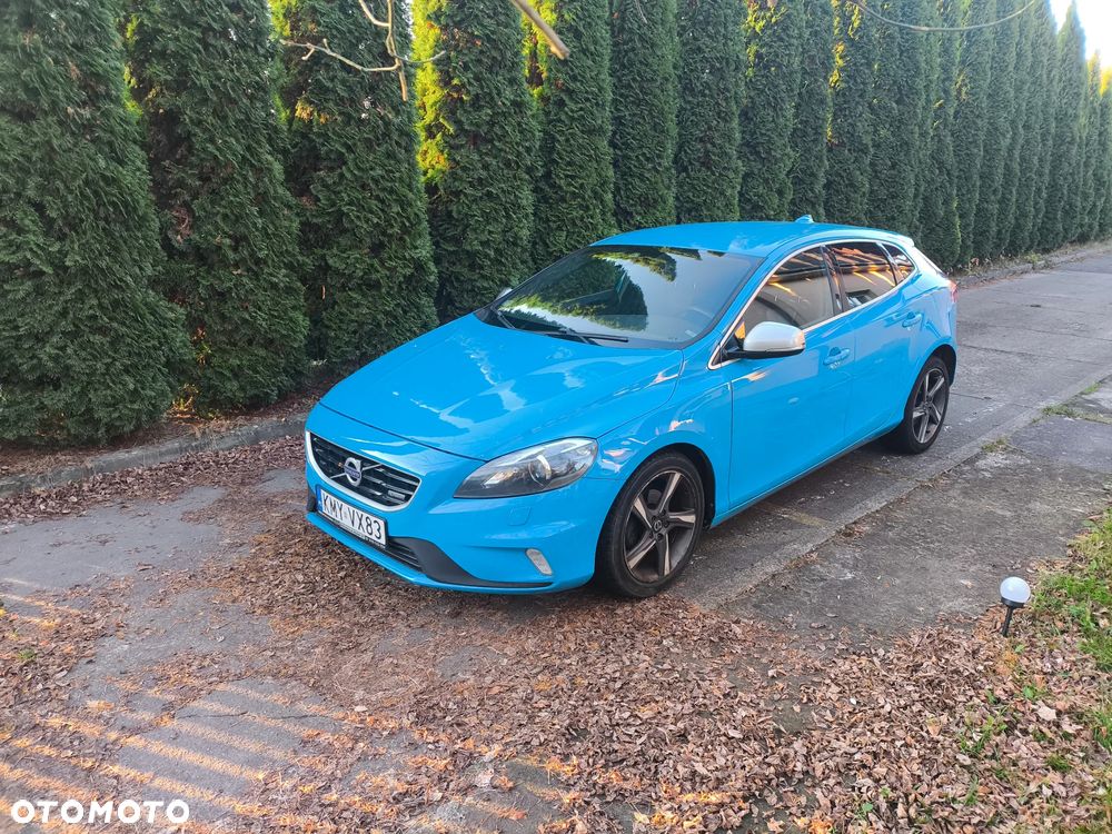 Volvo V40 D2 R-Design - 3