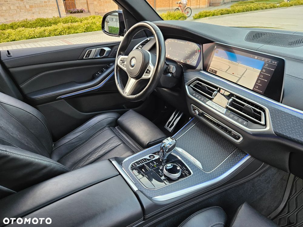 BMW X5 M50i - 15