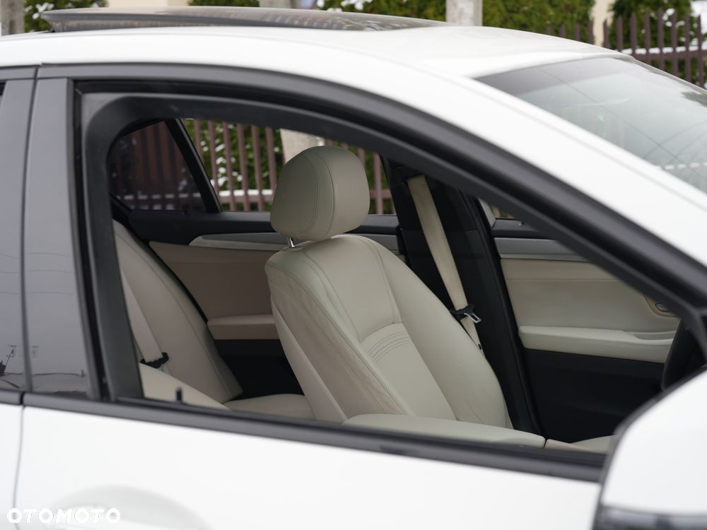 BMW Seria 5 535i - 29