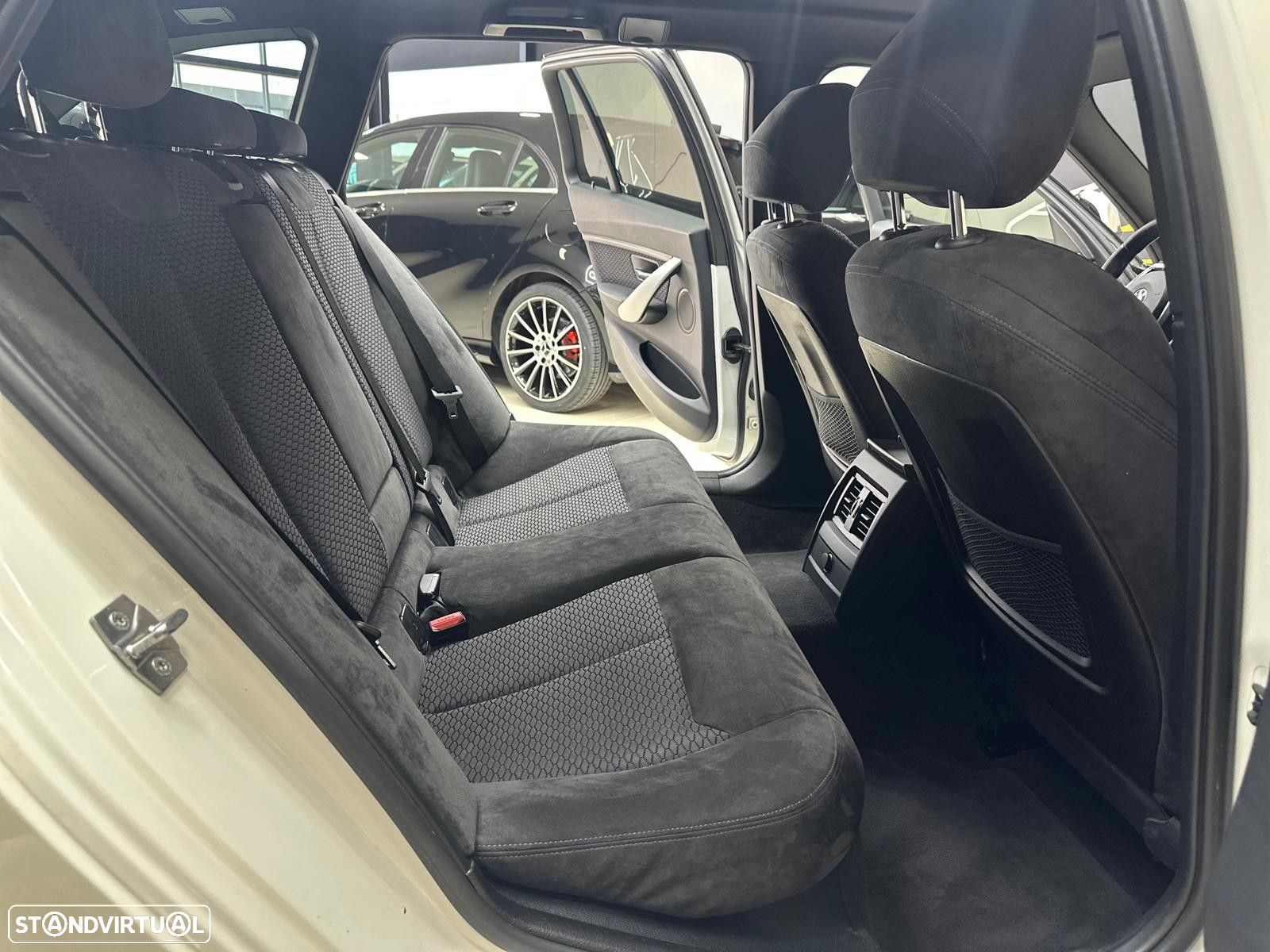 BMW 320 d Auto Pack M - 15