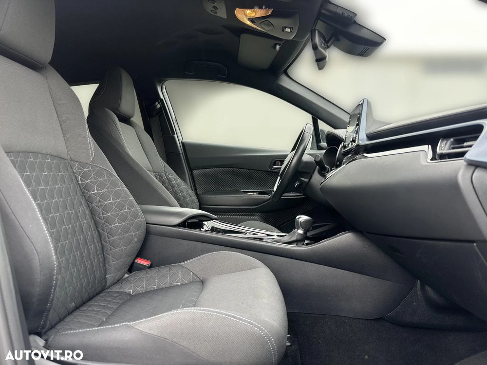 Toyota C-HR - 11
