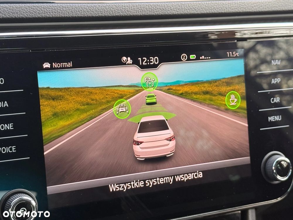 Skoda Superb 2.0 TDI SCR Sportline DSG - 33