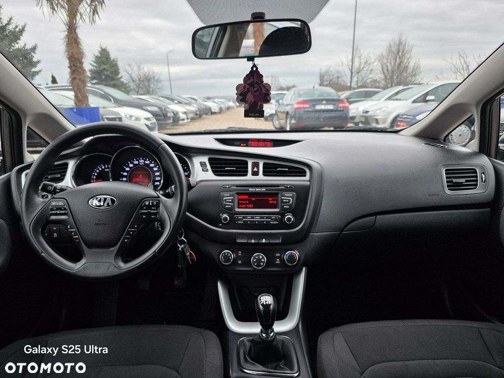 Kia Ceed - 33