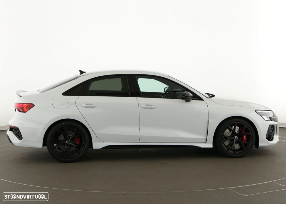 Audi RS3 Limousine - 7