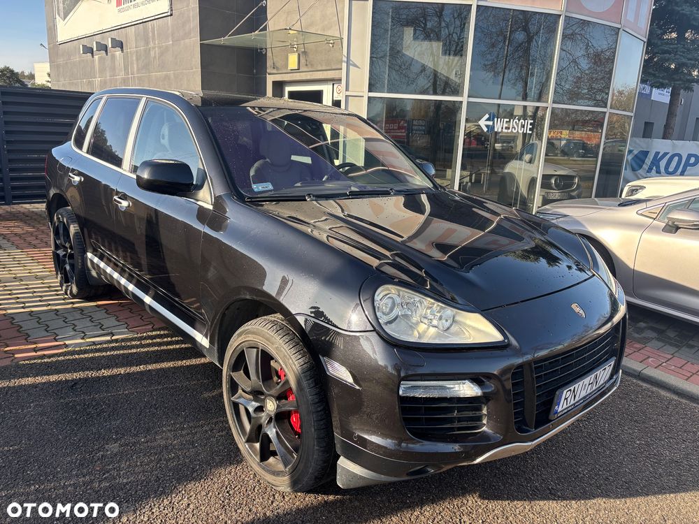 Porsche Cayenne - 1