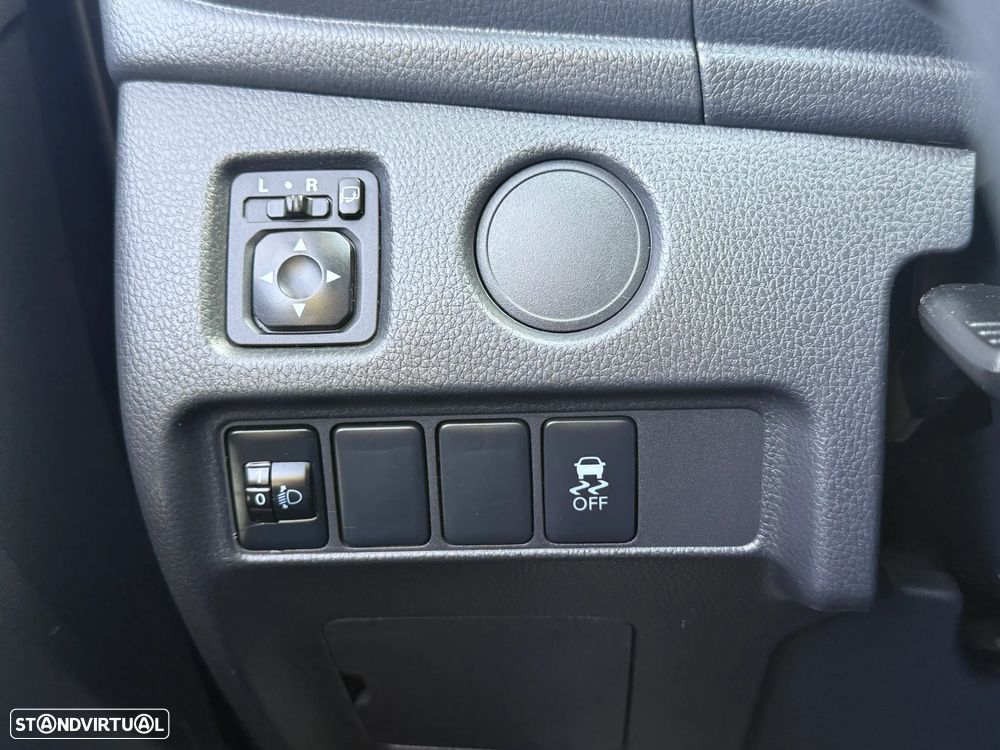 Mitsubishi L200 2.3 DI-D Strakar Club Evolution 4WD IVA DEDUTIVEL - 23