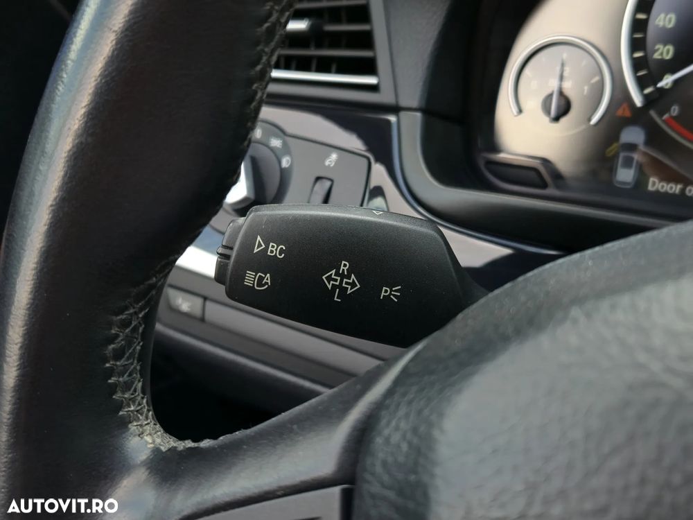 BMW Seria 5 525d Touring Aut. Luxury Line - 19