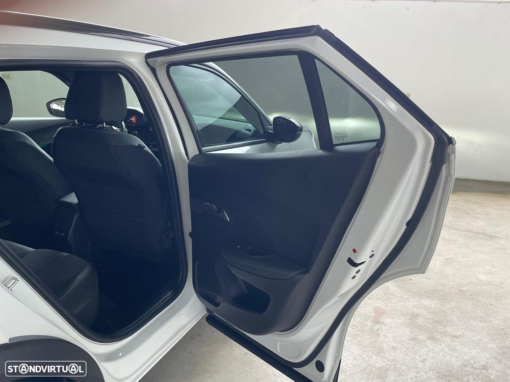 Peugeot 2008 PureTech 130 EAT8 Allure Pack - 28