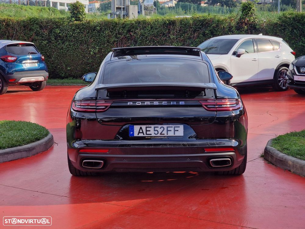 Porsche Panamera 4 E-Hybrid - 5