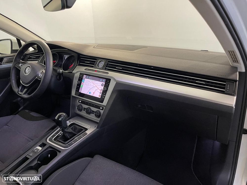 VW Passat Variant 2.0 TDi Elegance DSG - 13