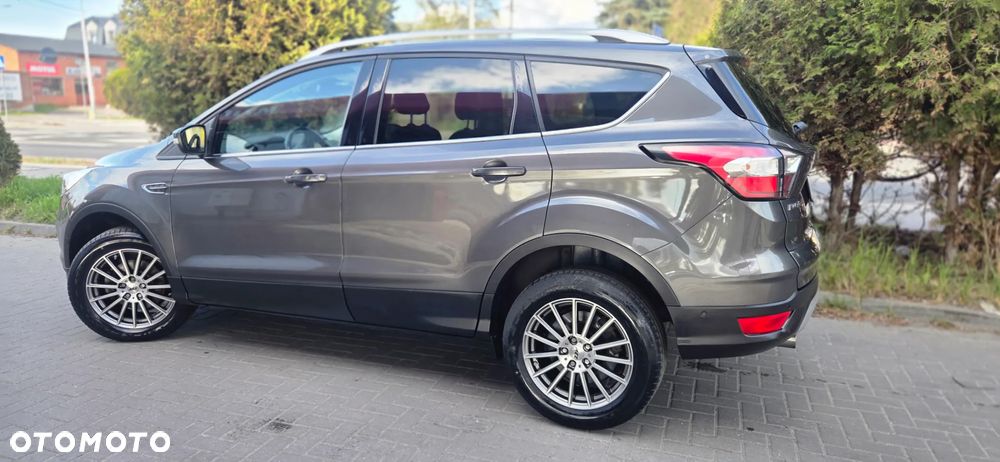 Ford Kuga 1.5 EcoBoost 2x4 Titanium - 9