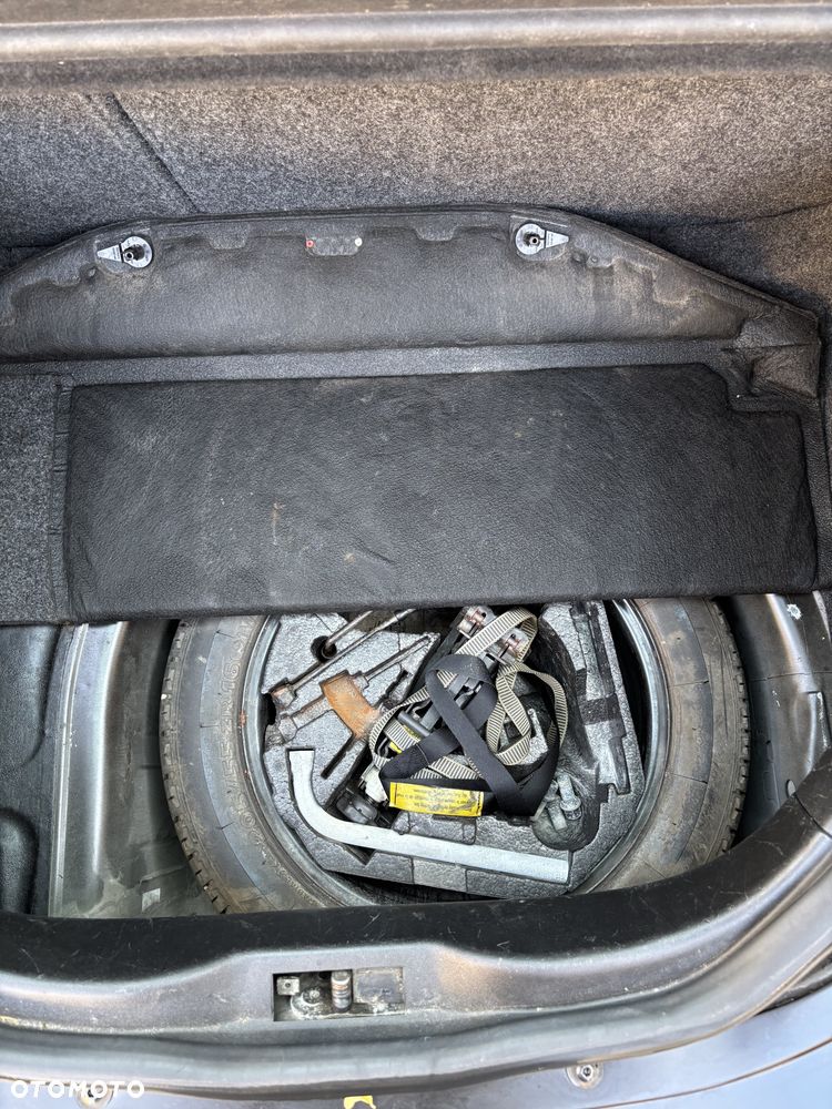 Volkswagen New Beetle - 30